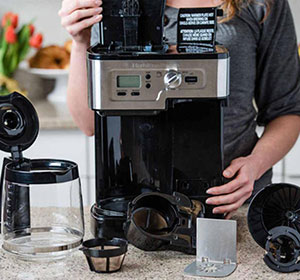 Hur man rengör en kaffemaskin - Flyttstädning Stockholm